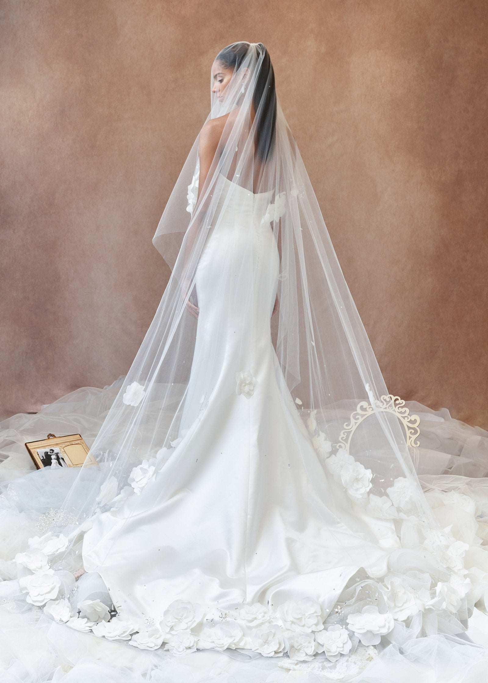 Wedding Veil with Large Flowers and Hand-Placed Crystals Lotus Threads Bridal Wedding Veil with Large Flowers and Hand-Placed Crystals Lotus Threads Bridal