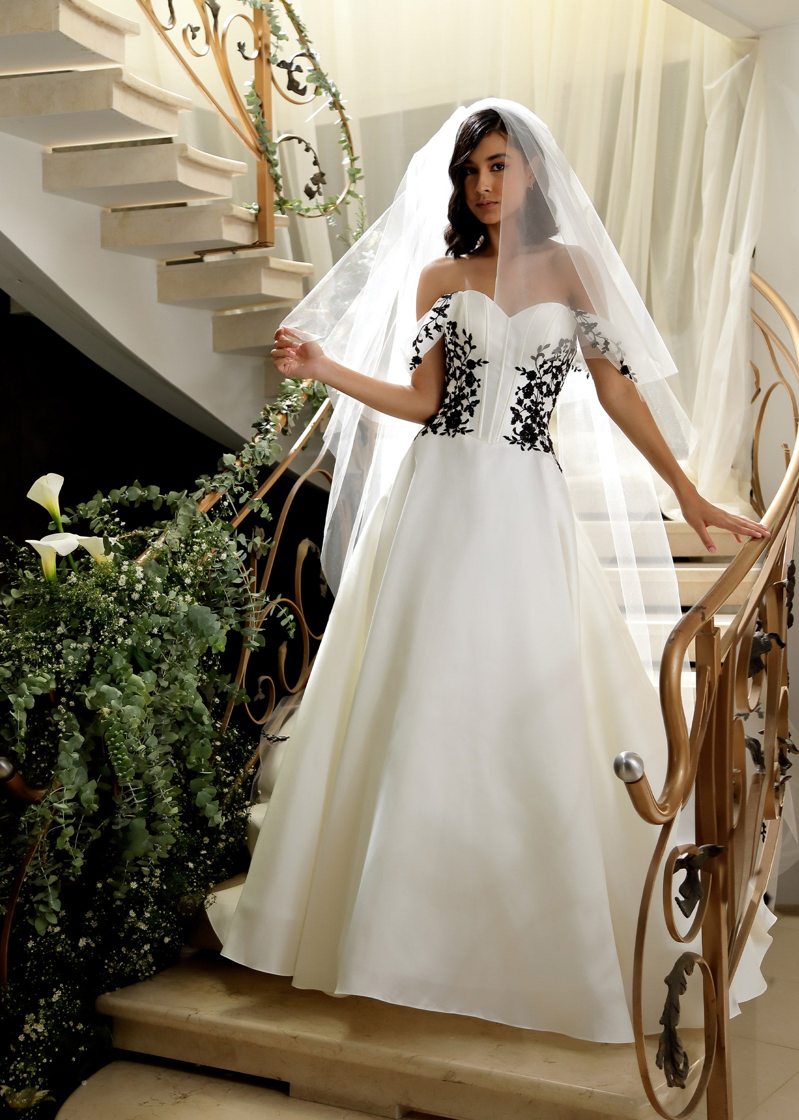 white christmas dresses Strapless Black White Lace Corset Trumpet Goth Wedding Dress