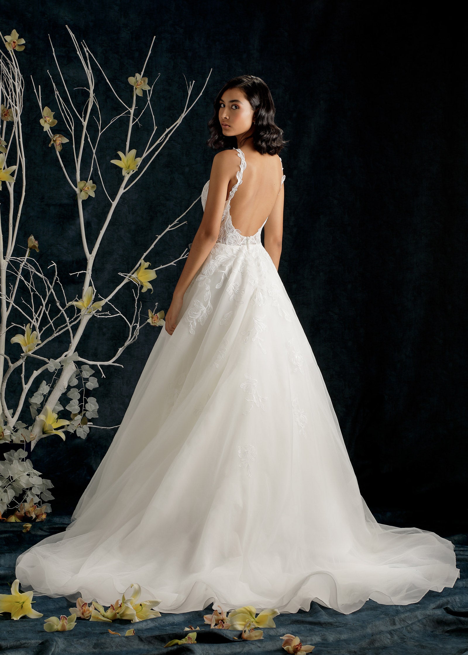 lace back ball gown wedding dress Elegant Long Sleeve Lace Wedding Dress Princess Bridal Wear Zipper Back