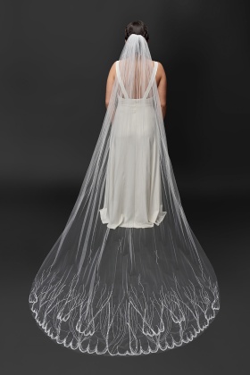 v1021-lotus-threads-bridal-veil-01