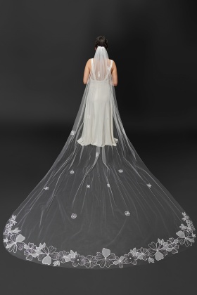 v2113-lotus-threads-bridal-veil-01