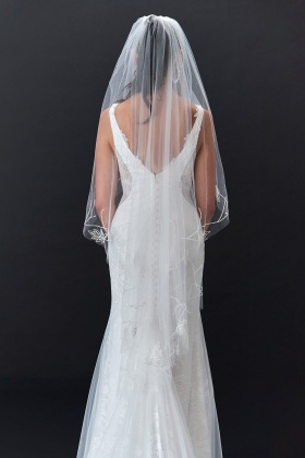 Bridal Veil | V2119 | Lotus Threads