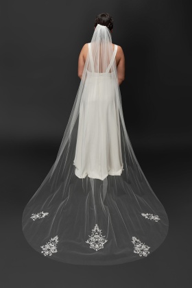v2175-lotus-threads-bridal-veil-01
