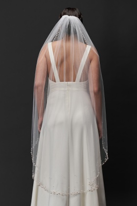 v8432-lotus-threads-bridal-veil-01