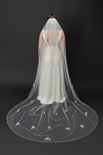 v2120-lotus-threads-bridal-veil-02